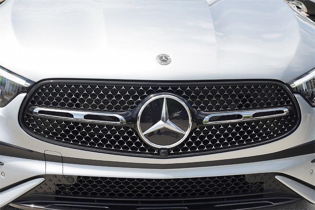 new 2025 Mercedes-Benz GLC 300 car, priced at $54,038
