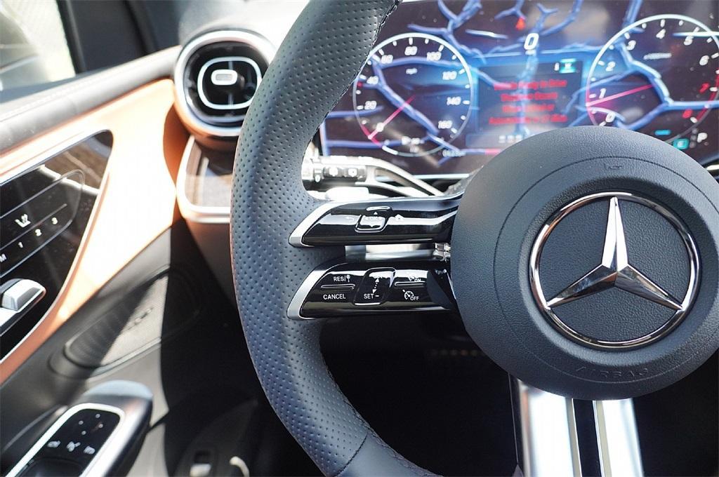 new 2025 Mercedes-Benz GLC 300 car, priced at $54,680