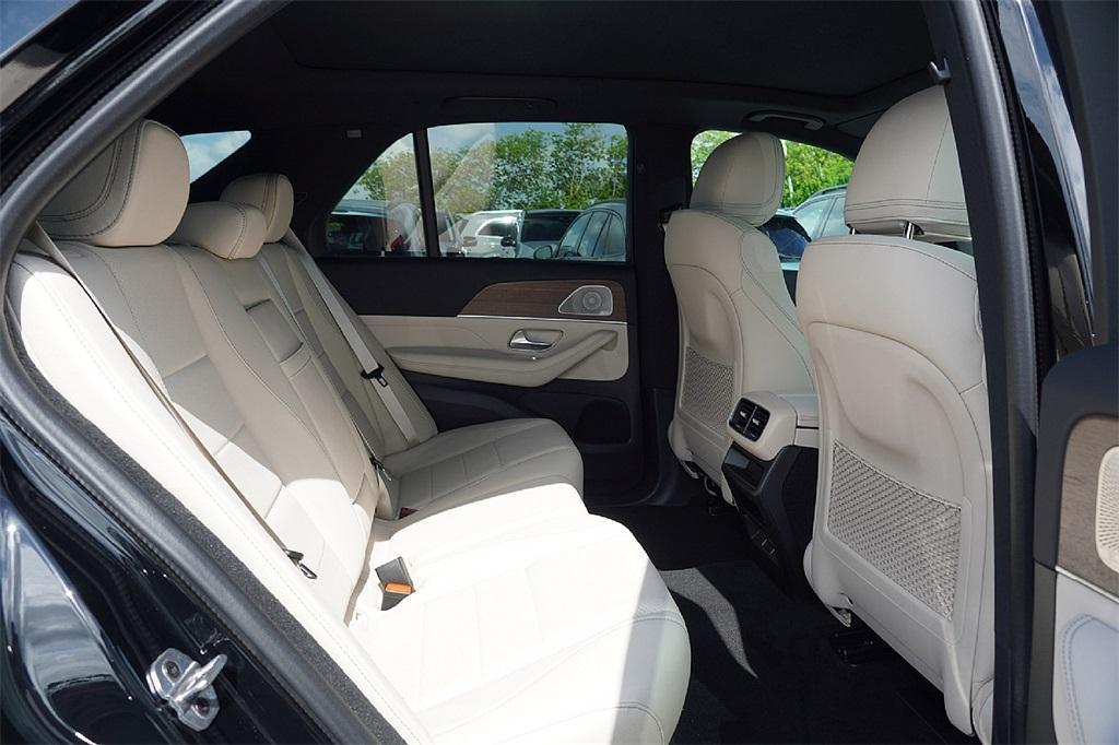new 2025 Mercedes-Benz GLE 450e car, priced at $70,487