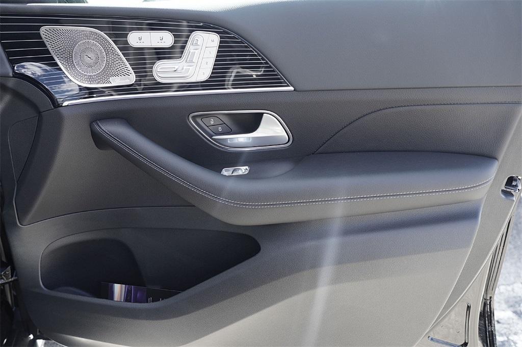 new 2026 Mercedes-Benz GLS 580 car, priced at $114,728