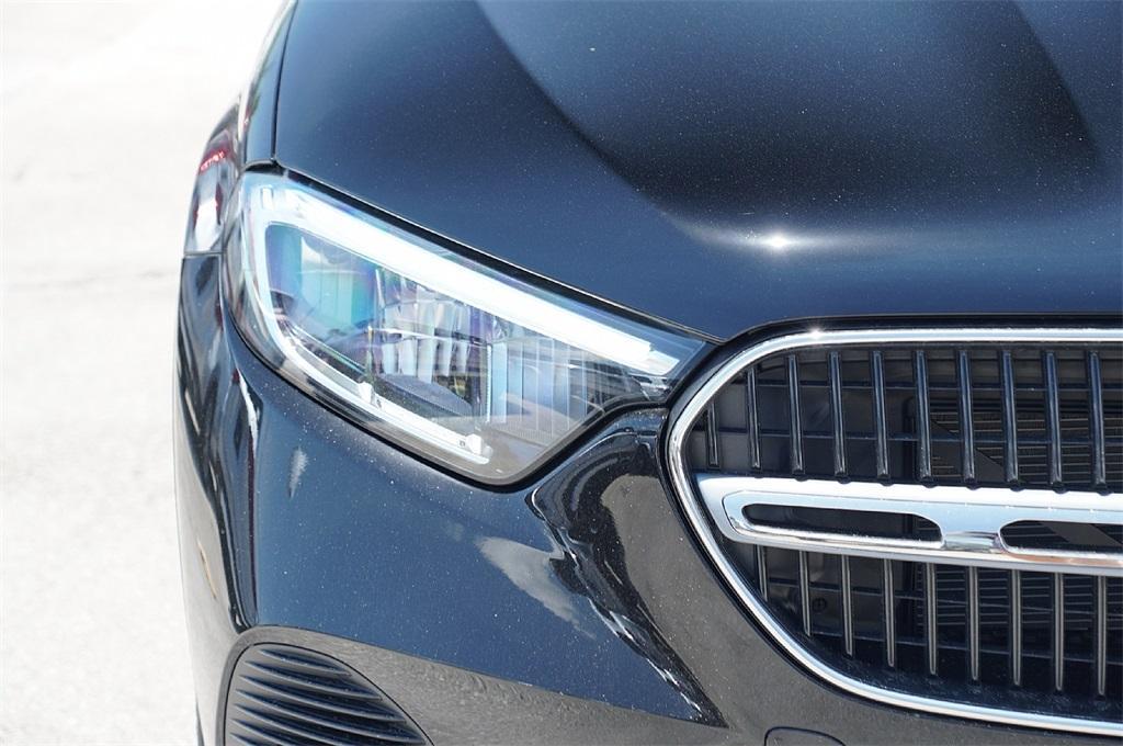 new 2025 Mercedes-Benz GLC 300 car