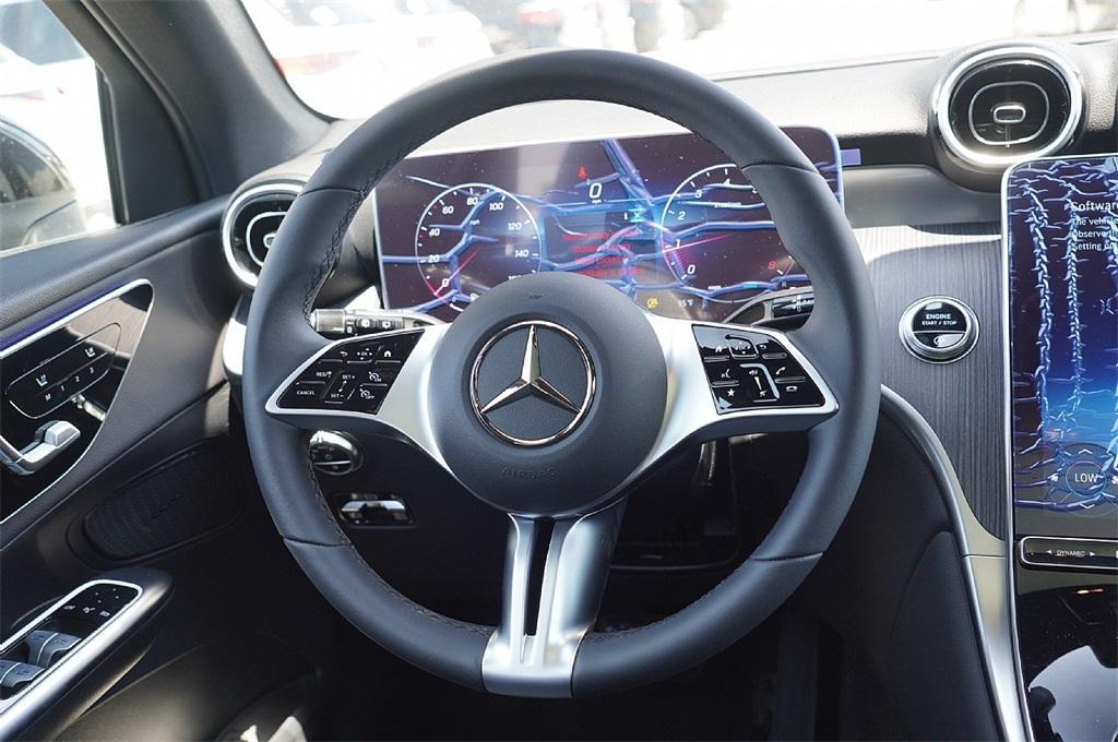 new 2025 Mercedes-Benz GLC 300 car