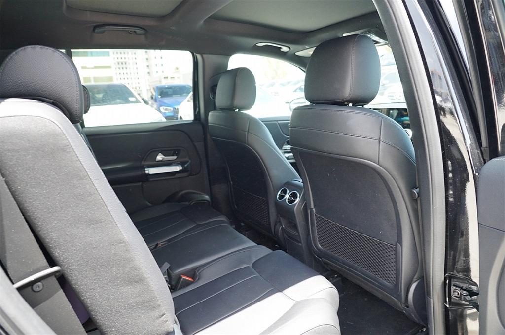 used 2021 Mercedes-Benz GLB 250 car, priced at $29,995