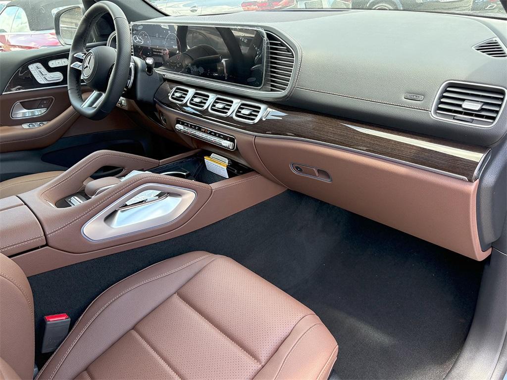 new 2025 Mercedes-Benz GLS 450 car, priced at $92,158