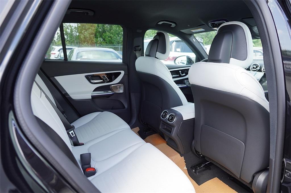 new 2025 Mercedes-Benz GLC 300 car, priced at $54,728