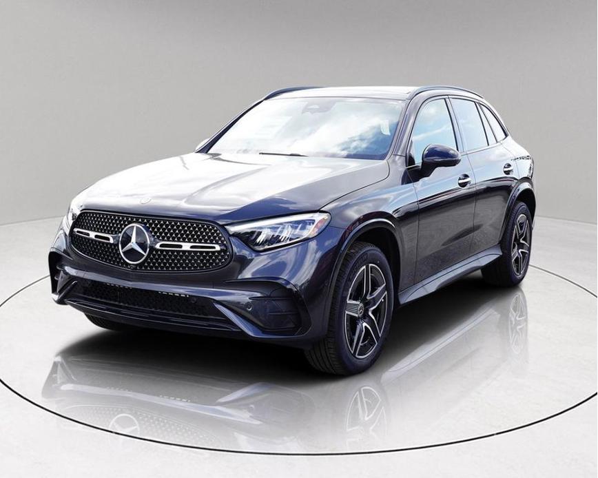 new 2025 Mercedes-Benz GLC 300 car, priced at $54,029