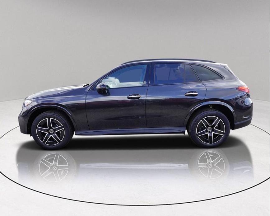 new 2025 Mercedes-Benz GLC 300 car, priced at $54,029