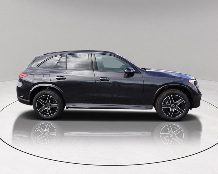 new 2025 Mercedes-Benz GLC 300 car, priced at $54,029