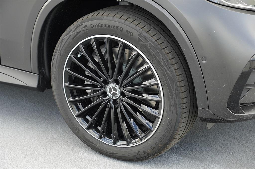 new 2025 Mercedes-Benz GLC 300 car, priced at $58,972
