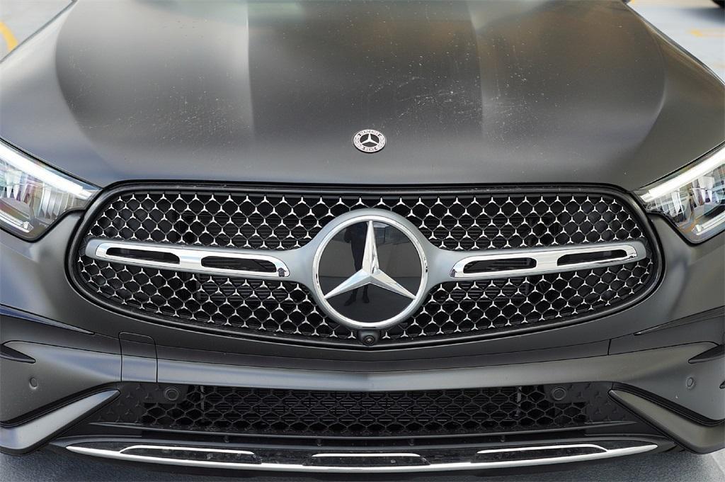 new 2025 Mercedes-Benz GLC 300 car, priced at $58,972