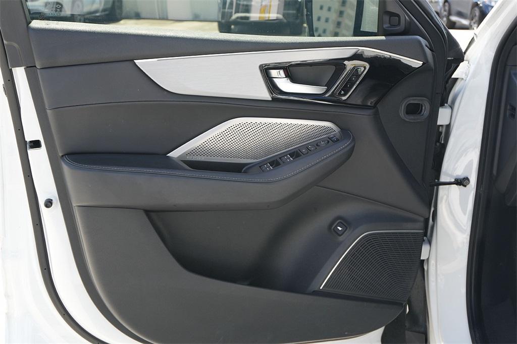 used 2023 Acura MDX car, priced at $34,325