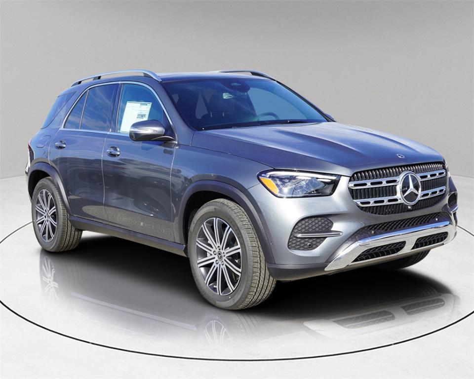 new 2025 Mercedes-Benz GLE 450 car, priced at $77,095