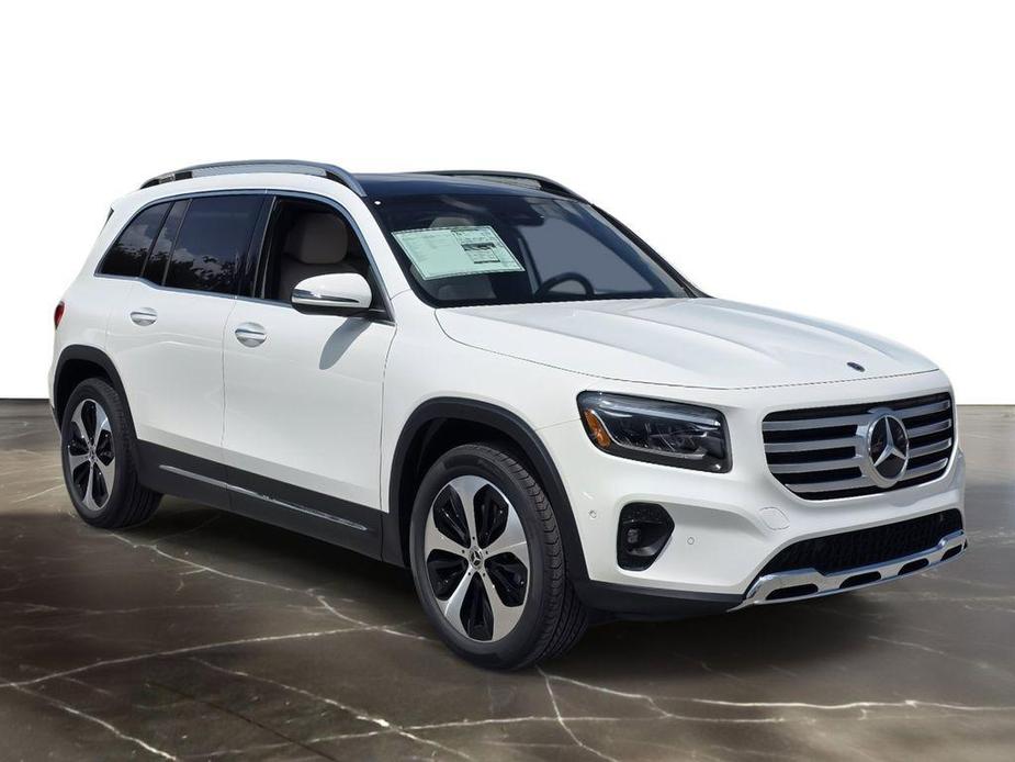 new 2024 Mercedes-Benz GLB 250 car, priced at $48,162