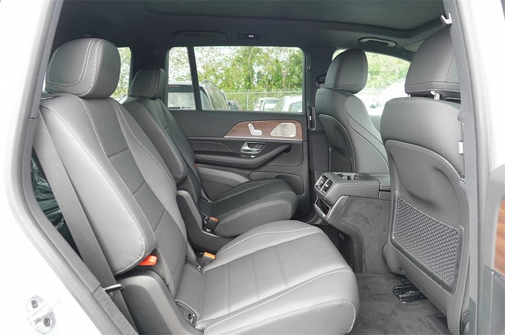 new 2025 Mercedes-Benz GLS 450 car, priced at $86,408