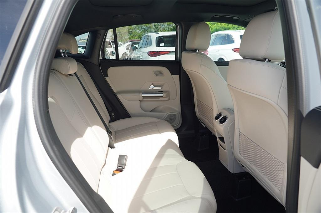 new 2025 Mercedes-Benz GLA 250 car, priced at $42,612