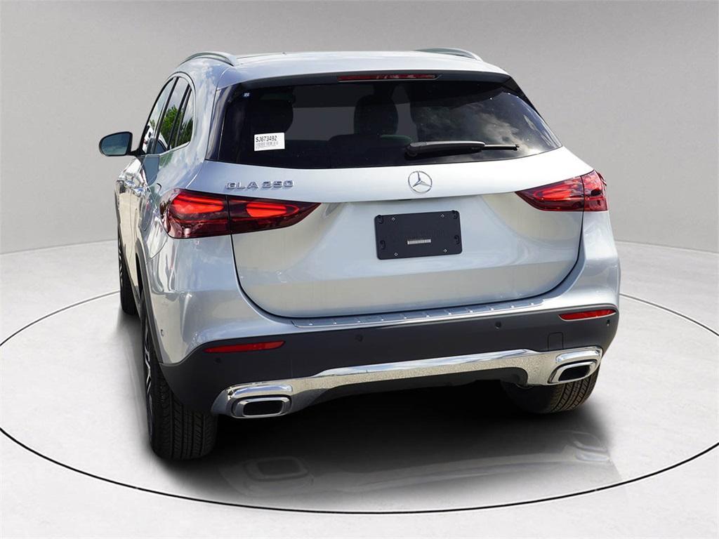 new 2025 Mercedes-Benz GLA 250 car, priced at $42,612