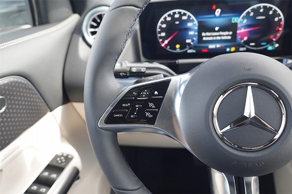 new 2025 Mercedes-Benz GLA 250 car, priced at $42,612