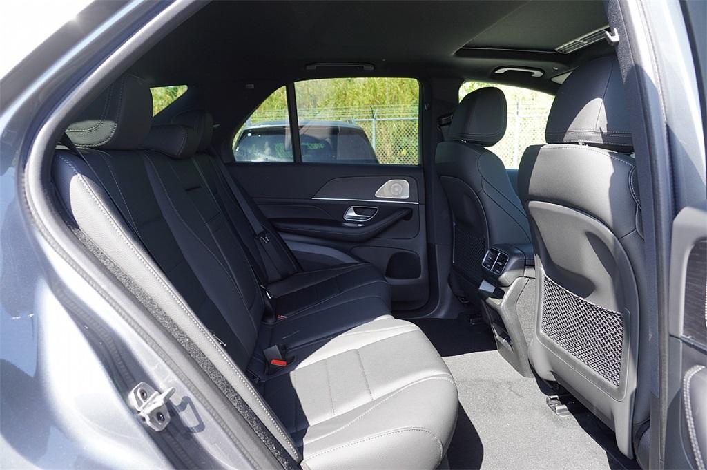 new 2025 Mercedes-Benz GLE 450 car, priced at $71,179