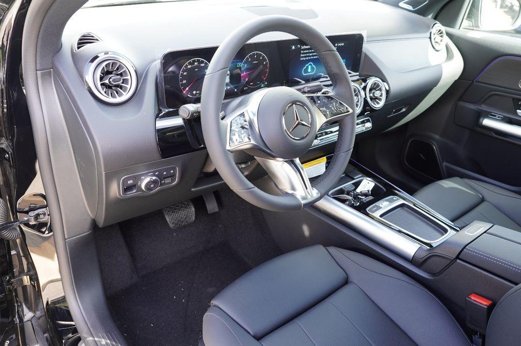 new 2025 Mercedes-Benz GLA 250 car, priced at $49,935