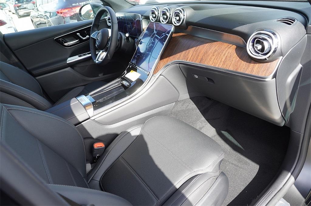 new 2025 Mercedes-Benz GLC 350e car, priced at $64,286