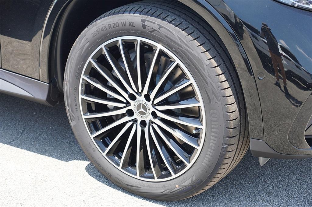 new 2025 Mercedes-Benz GLC 300 car, priced at $58,035