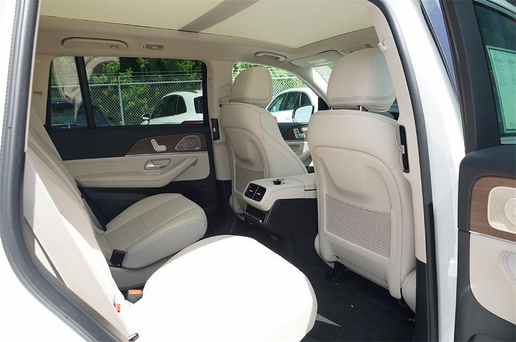 new 2025 Mercedes-Benz GLS 450 car, priced at $84,622