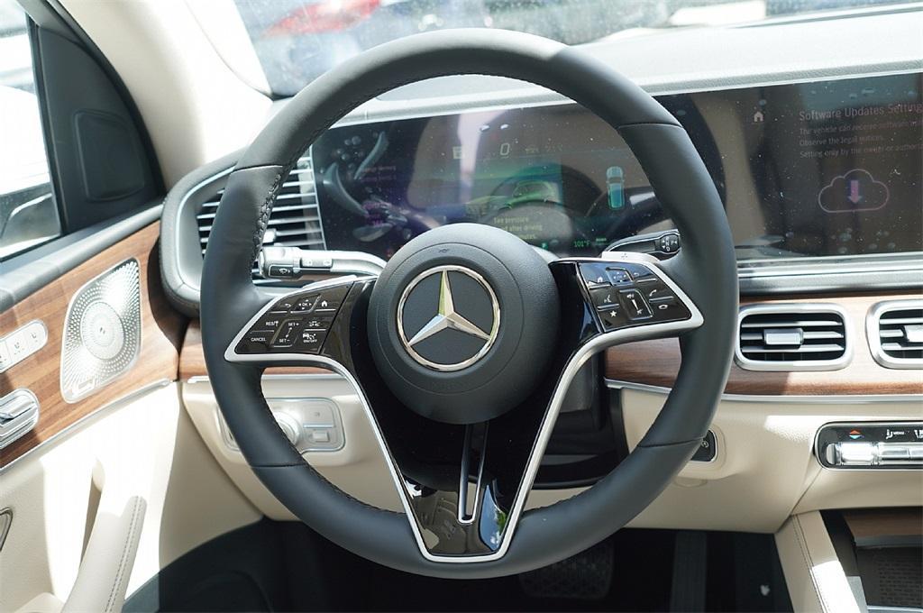 new 2025 Mercedes-Benz GLS 450 car, priced at $84,622