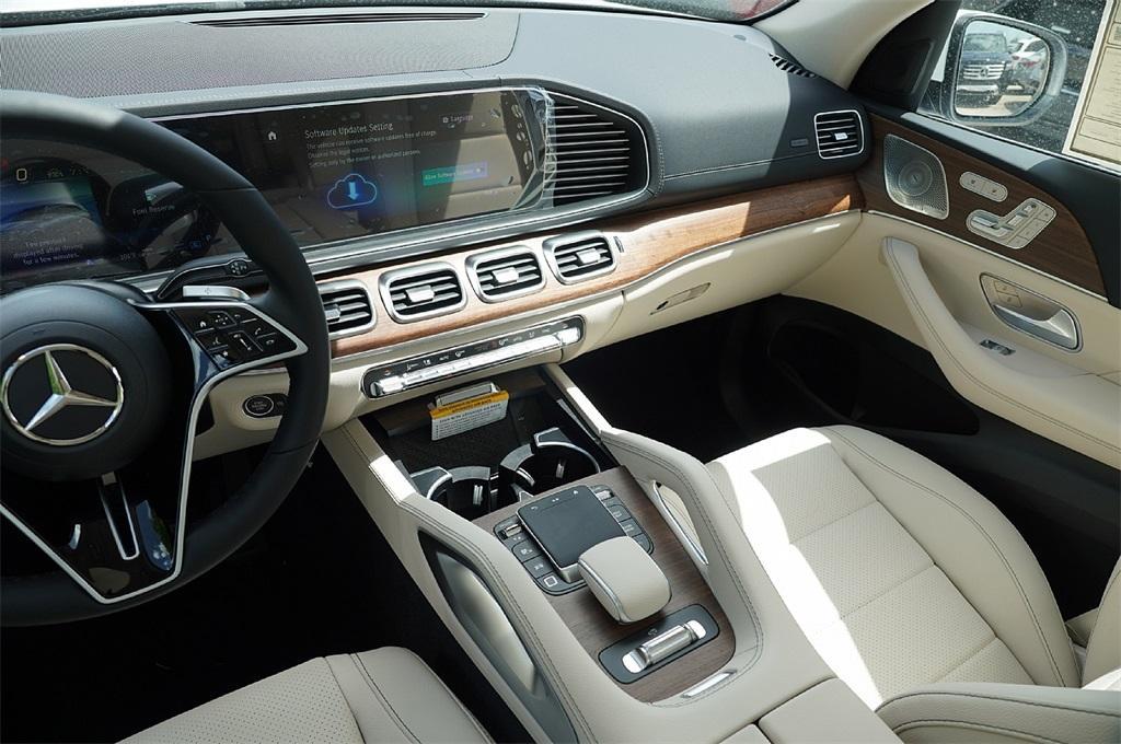 new 2025 Mercedes-Benz GLS 450 car, priced at $84,622