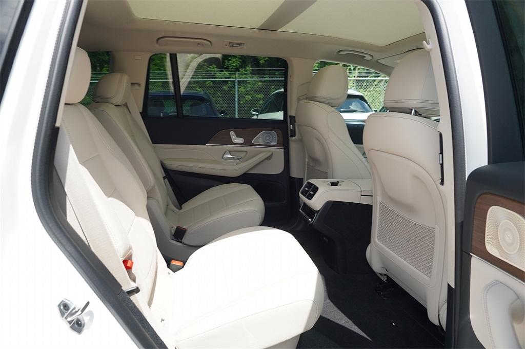 new 2025 Mercedes-Benz GLS 450 car, priced at $84,622