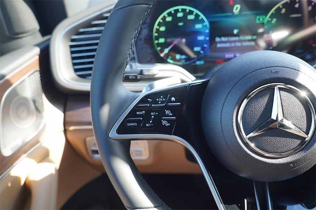 new 2025 Mercedes-Benz GLE 350 car, priced at $70,128