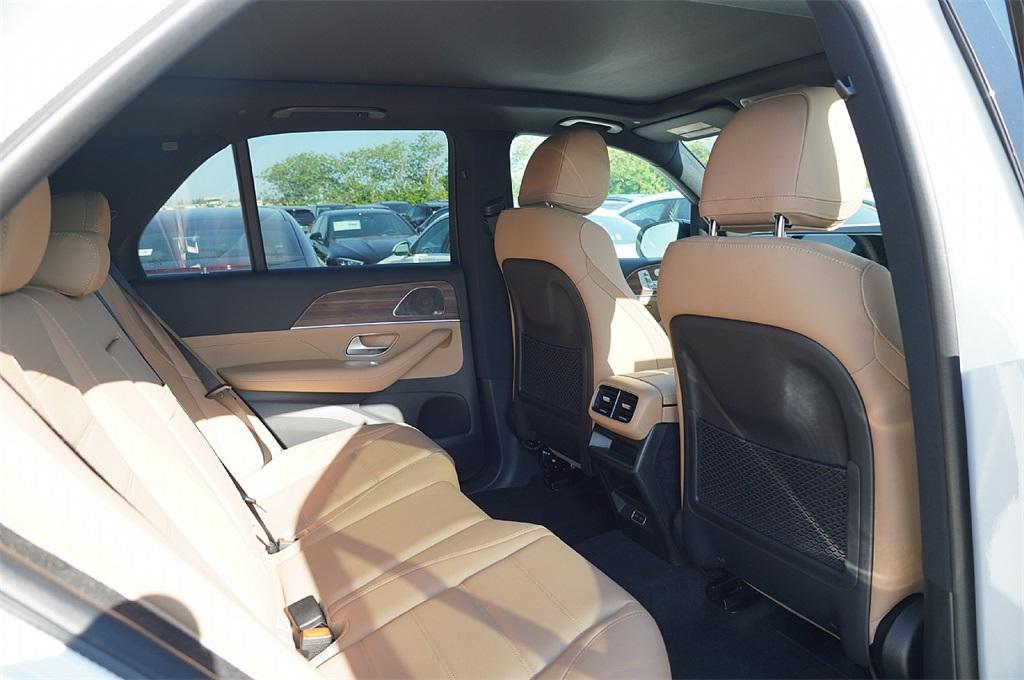 new 2025 Mercedes-Benz GLE 350 car, priced at $70,128