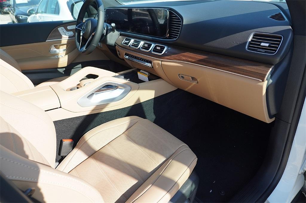 new 2025 Mercedes-Benz GLE 350 car, priced at $70,128
