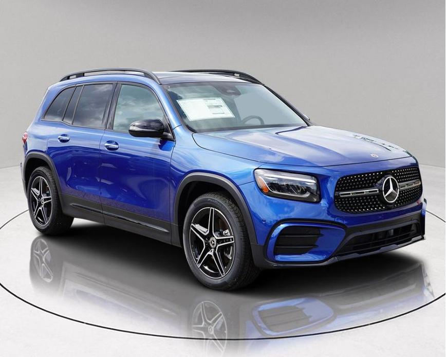 new 2024 Mercedes-Benz GLB 250 car, priced at $48,728