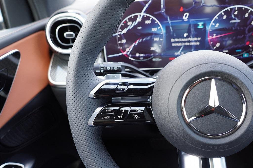 new 2025 Mercedes-Benz GLC 300 car, priced at $53,963