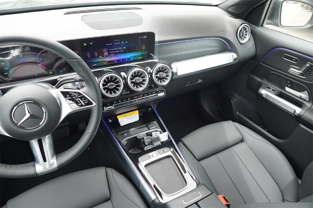 new 2025 Mercedes-Benz GLB 250 car, priced at $40,840