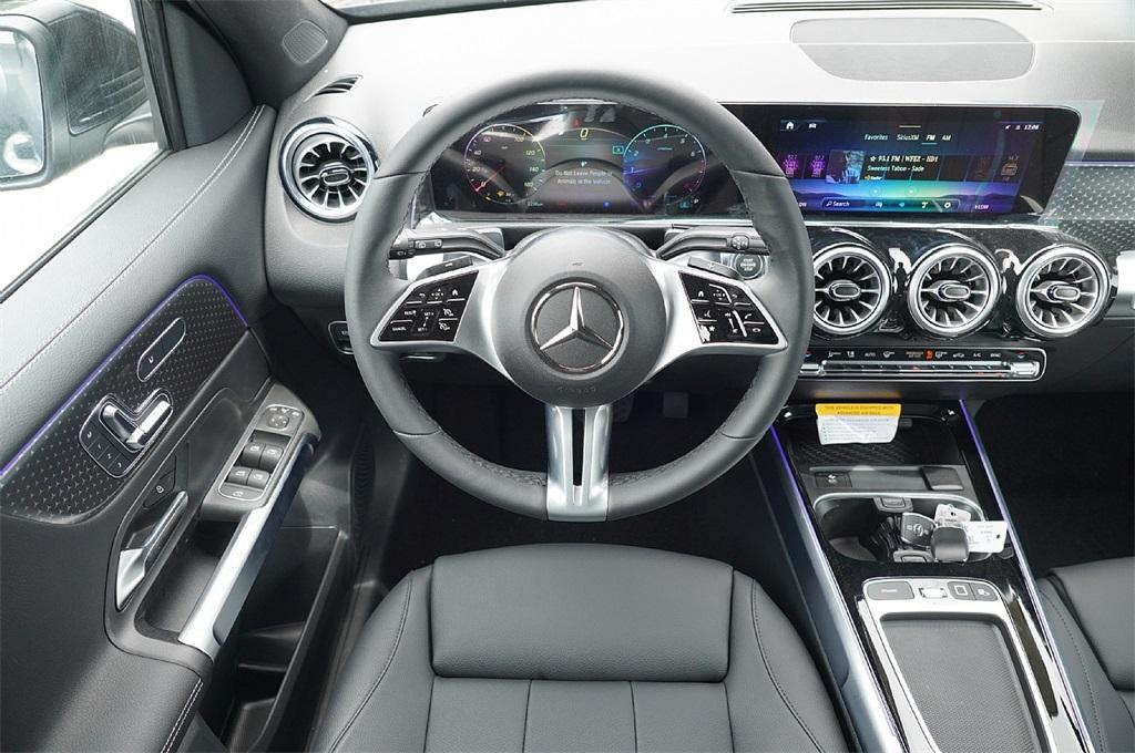 new 2025 Mercedes-Benz GLB 250 car, priced at $40,840