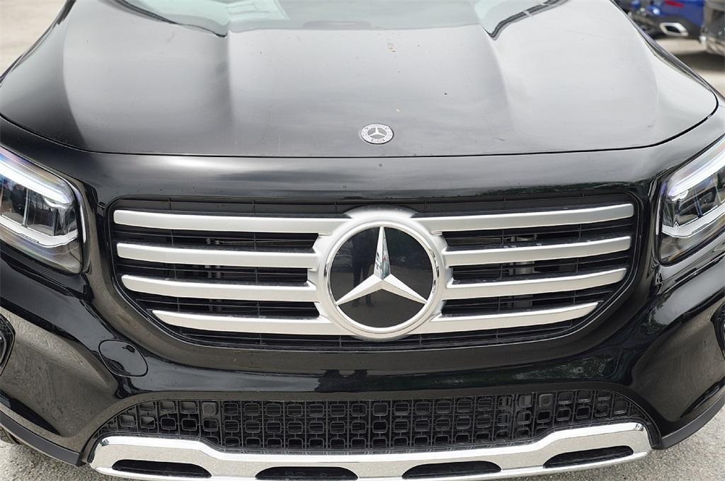 new 2025 Mercedes-Benz GLB 250 car, priced at $40,840
