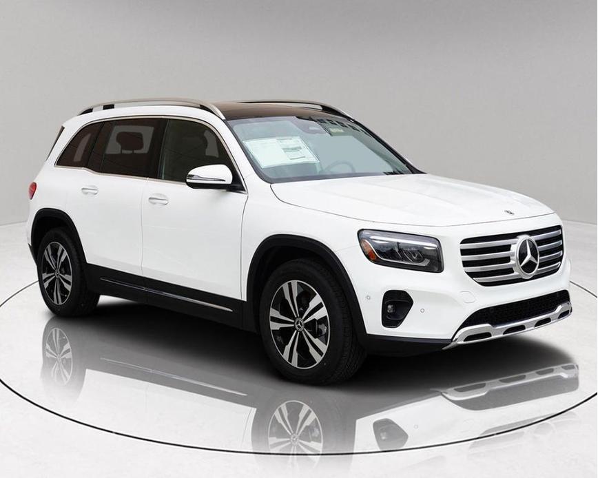 new 2025 Mercedes-Benz GLB 250 car, priced at $44,573