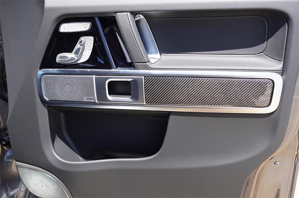 new 2025 Mercedes-Benz AMG G 63 car, priced at $196,445