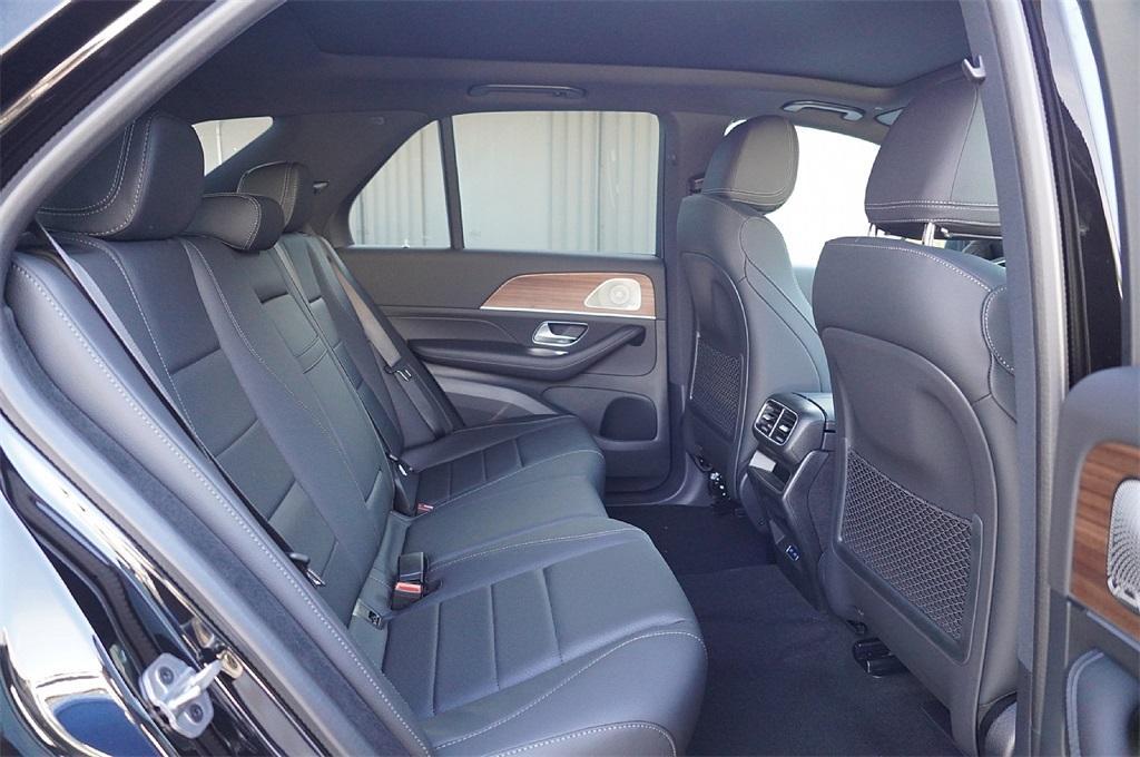 new 2025 Mercedes-Benz GLE 450 car, priced at $74,525
