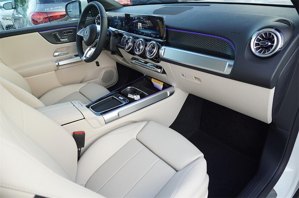 new 2025 Mercedes-Benz GLB 250 car, priced at $40,840