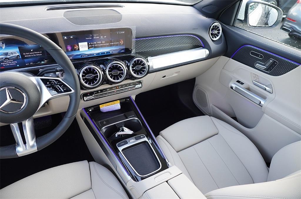 new 2025 Mercedes-Benz GLB 250 car, priced at $40,840