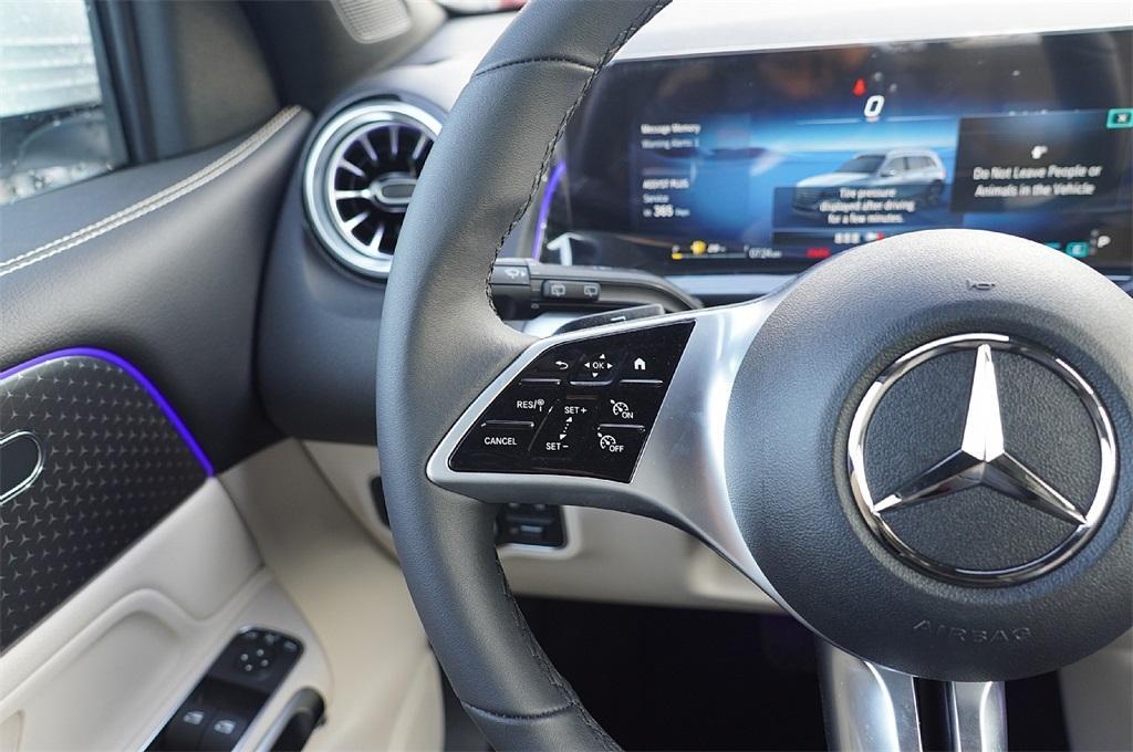 new 2025 Mercedes-Benz GLB 250 car, priced at $40,840