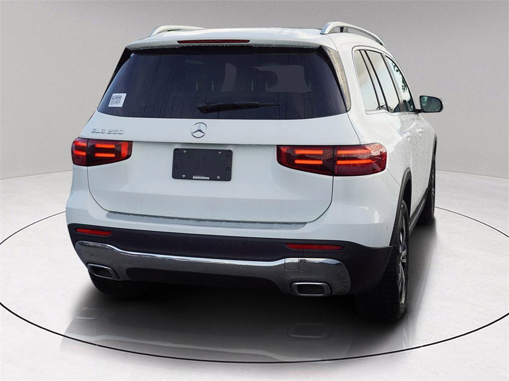 new 2025 Mercedes-Benz GLB 250 car, priced at $40,840