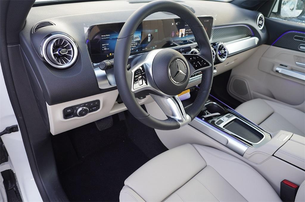 new 2025 Mercedes-Benz GLB 250 car, priced at $40,840