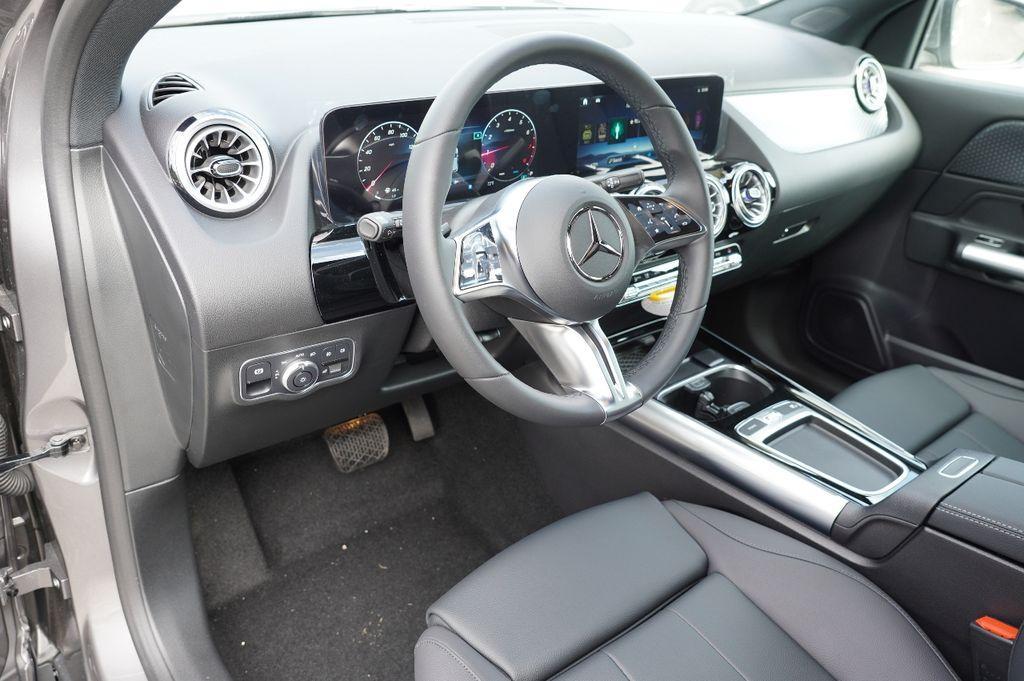 new 2025 Mercedes-Benz GLA 250 car, priced at $47,540