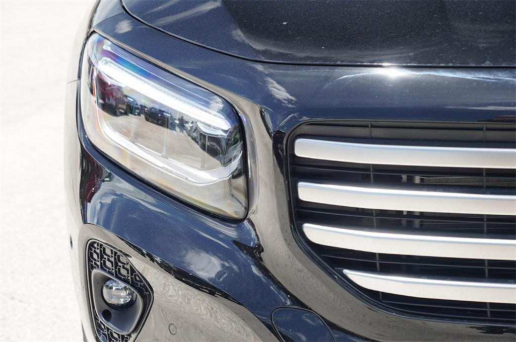 new 2025 Mercedes-Benz GLB 250 car, priced at $40,840