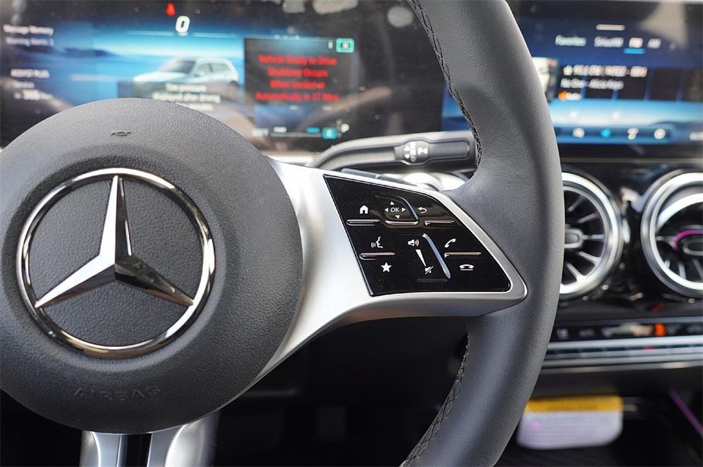 new 2025 Mercedes-Benz GLB 250 car, priced at $40,840