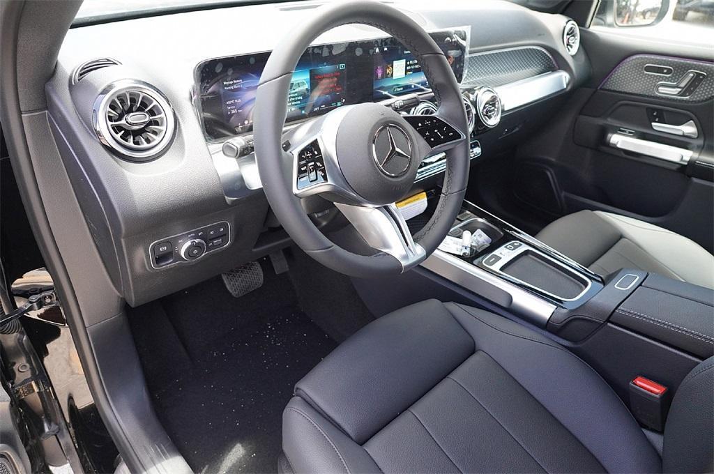 new 2025 Mercedes-Benz GLB 250 car, priced at $40,840