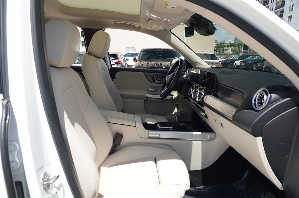 used 2022 Mercedes-Benz GLB 250 car, priced at $33,350